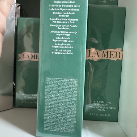 The Moisturizing Soft Lotion - Picture 2 of 3